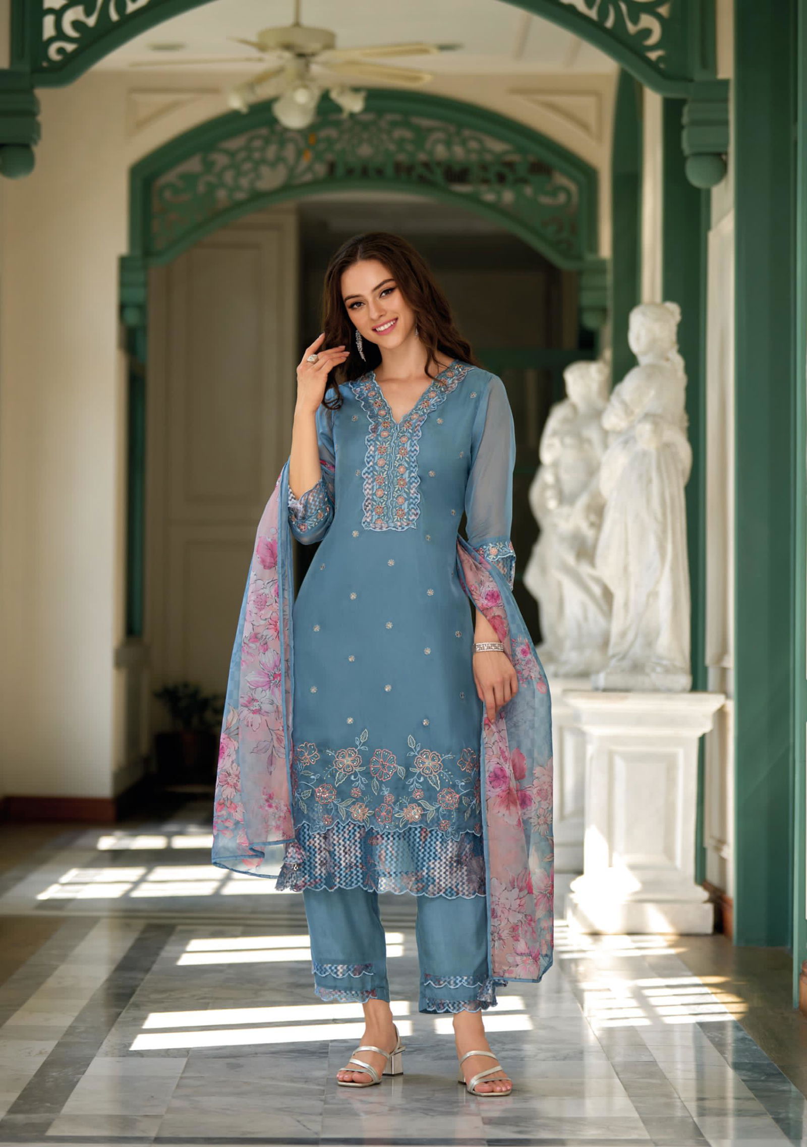 Inaya By Lady Leela Organza Kurti With Pant Dupatta Wholesalers In Delhi
